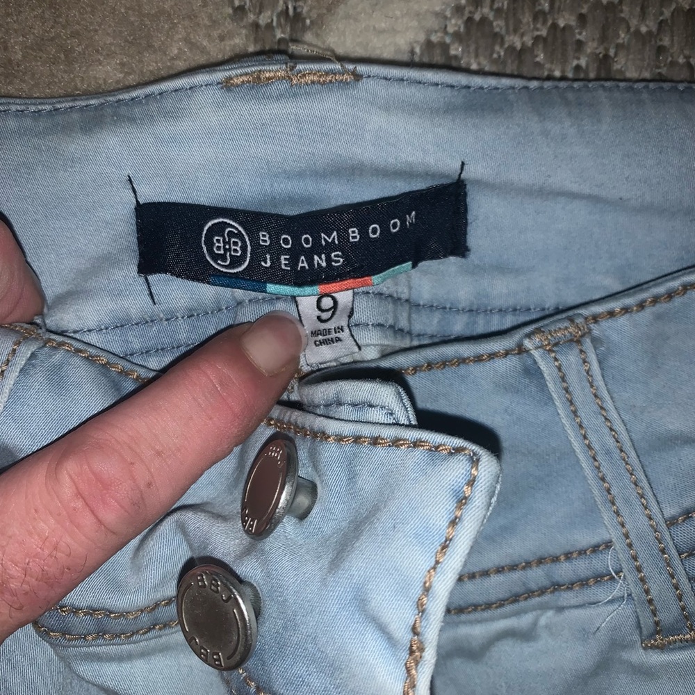 Distressed Jeans - Picture 3 of 5